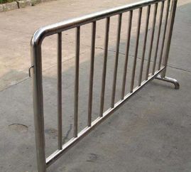 郑州护栏厂家 如何保养与维护护栏及丰富产品应用